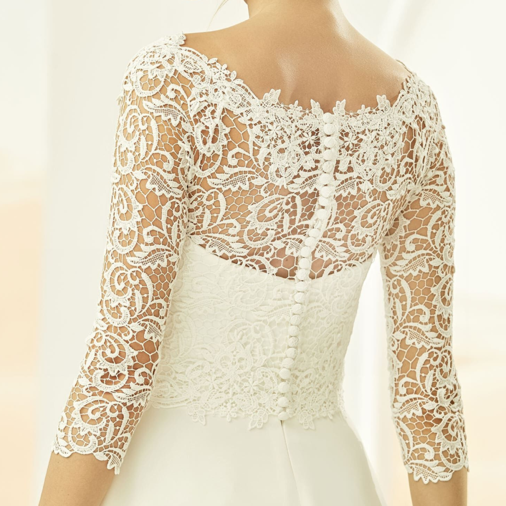 Avalia E330 lace bolero