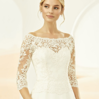 Lace bolero Avalia E322
