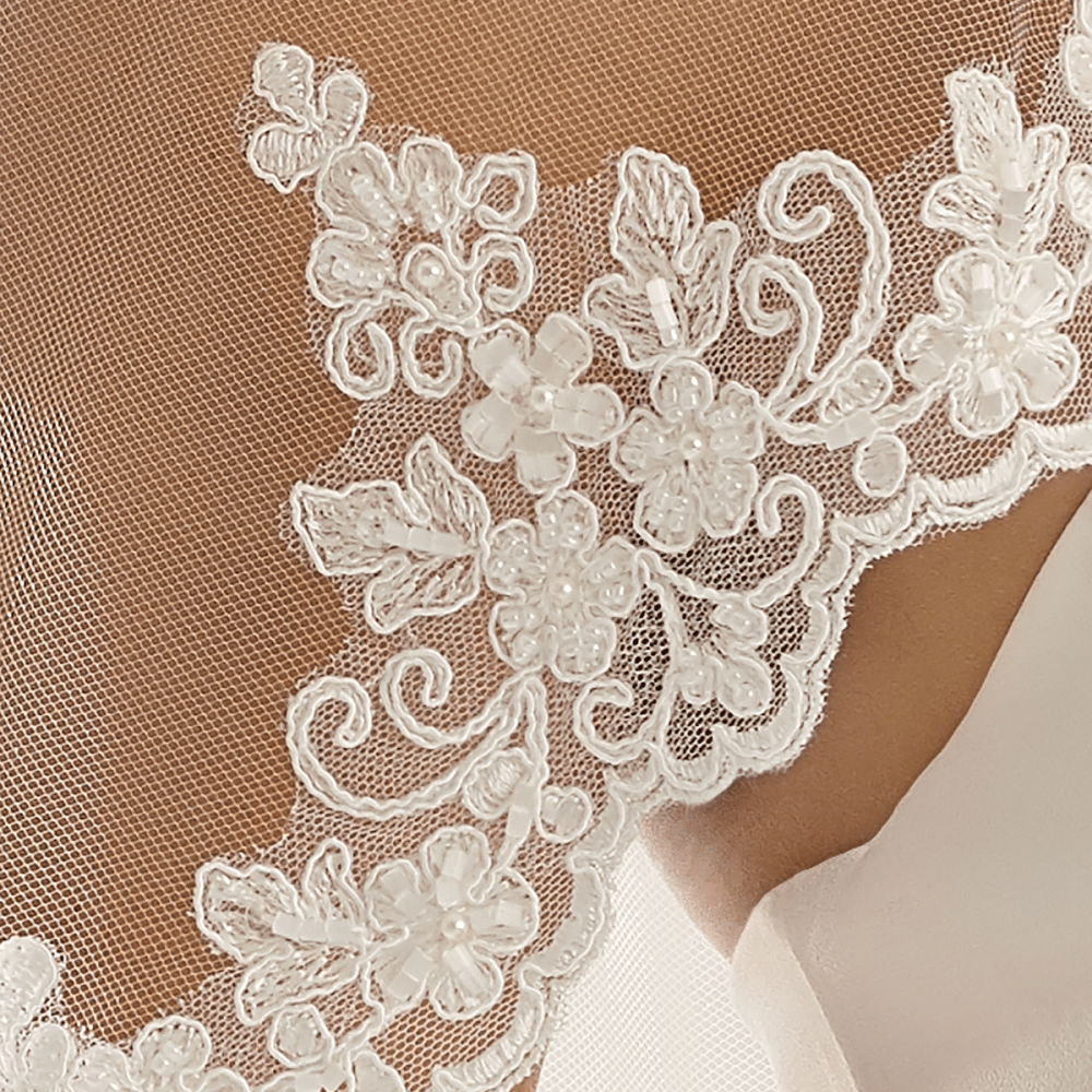 Veil with lace edge Avalia S102