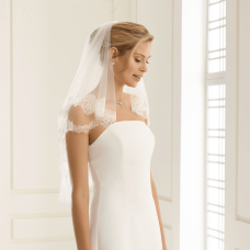 Veil with lace edge Avalia S169