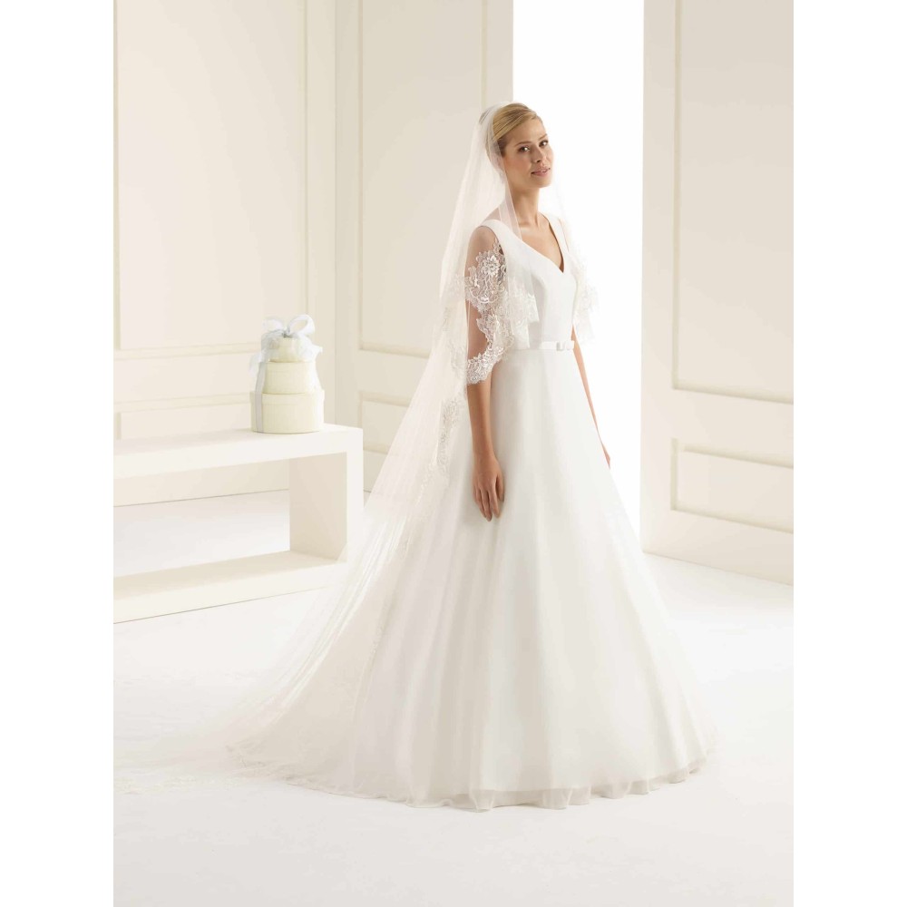 Veil with lace edge Avalia S171
