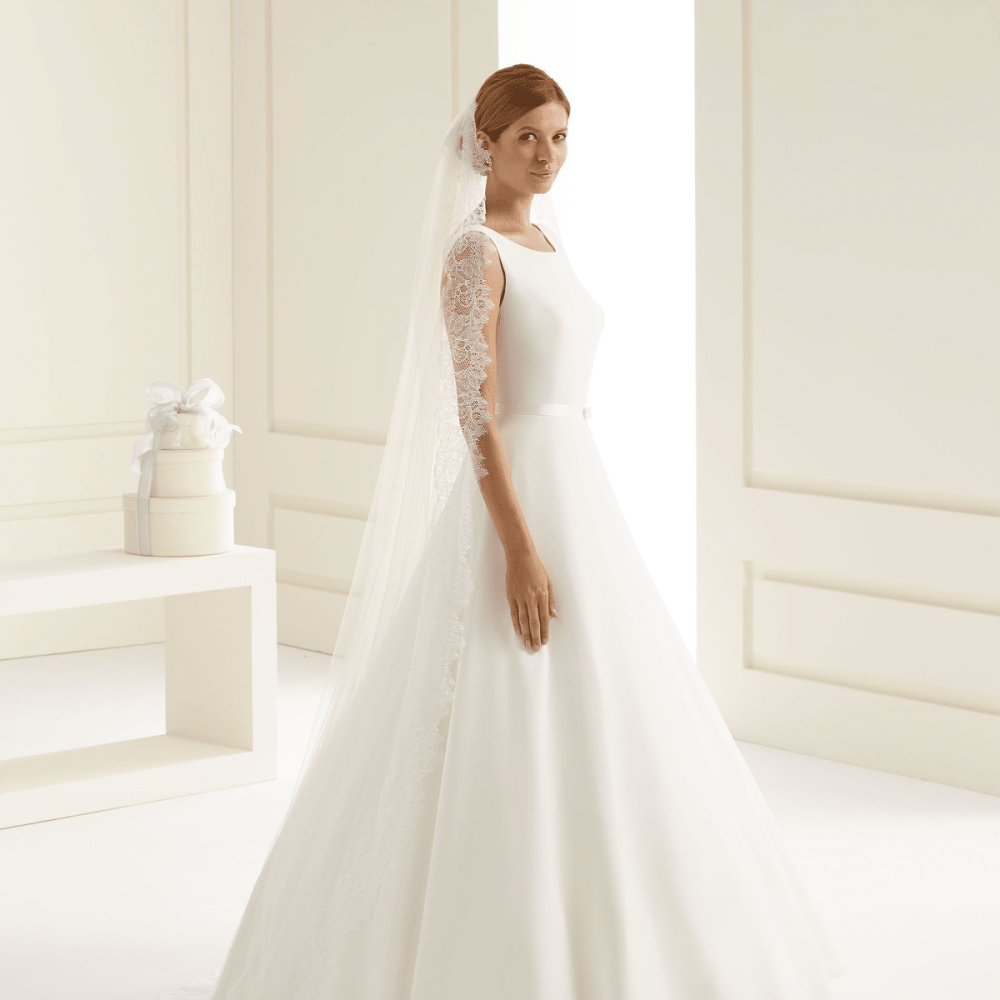 Veil with lace edge Avalia S178