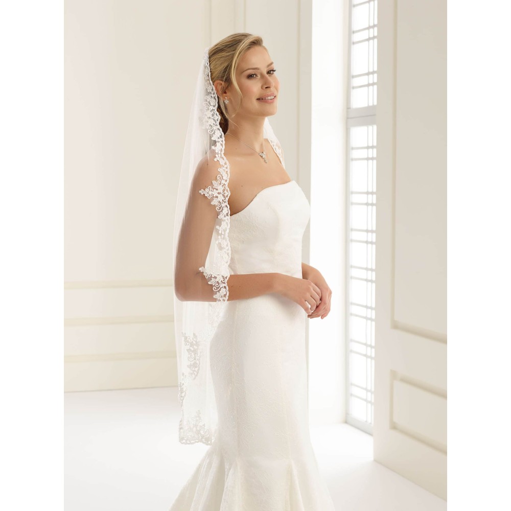 Veil with lace edge Avalia S192