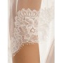 Свадебная вуаль (фата) с кружевными краями Avalia S197